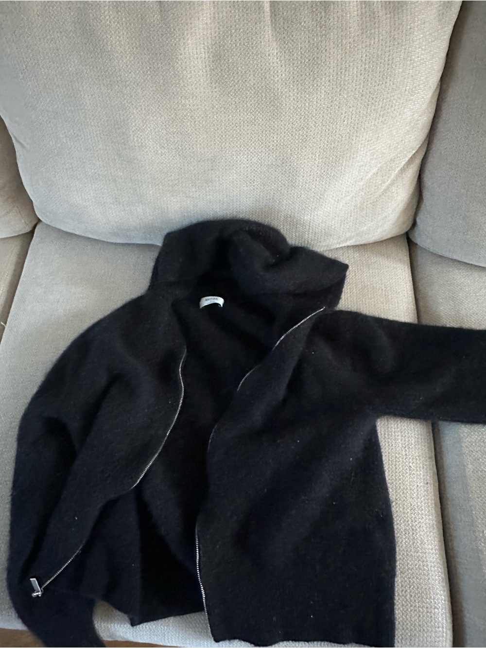 Aritzia Black Zip-Up Cozy Jacket